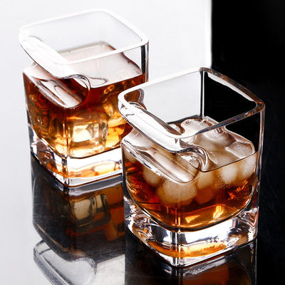 Parte inferior gruesa pasada de moda de las copas de vino del cigarro del doble cristalino de la taza para el whisky proveedor