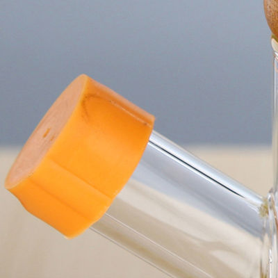 Botella de cristal clara del aceite de oliva 650ml con la tapa de bambú proveedor