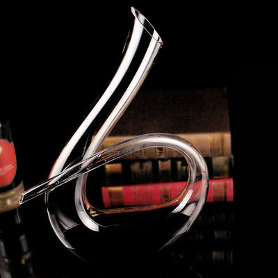 forma clásica del instrumento de cobre del diseño del vino 1500ml del aerador de cristal de la jarra proveedor